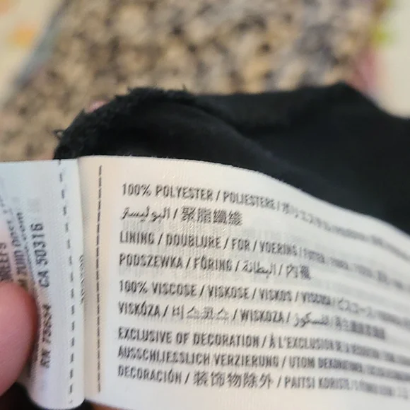 HOLLISTER MEDIUM FLORAL BLACK FALL MINI DRESS - Picture 5 of 5